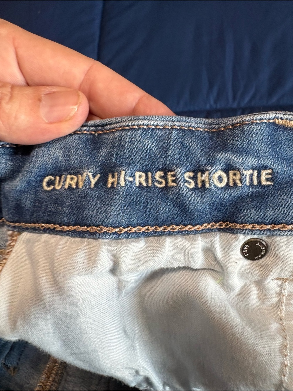 American Eagle Curvy Hi-Rise Shortie Size 2 Button Fly Med.Wash Stretch Summer - Picture 3 of 11